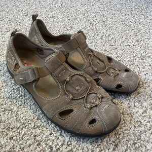 NWOT Earth Origins Womens Fisherman Sandal Size 11 Beige Leather Outdoors Flaw